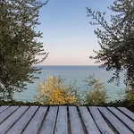 شقة In A