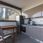 شقة In A Montinelle