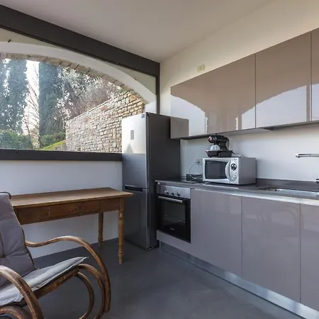 Apartament In A Montinelle